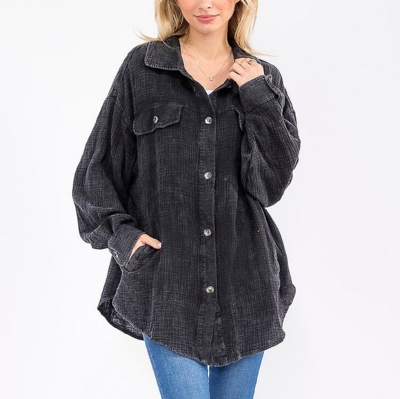 BiBi  Button Up Washed Shirt Shacket With Pockets in Ash Wash Black - Picture 5 of 8